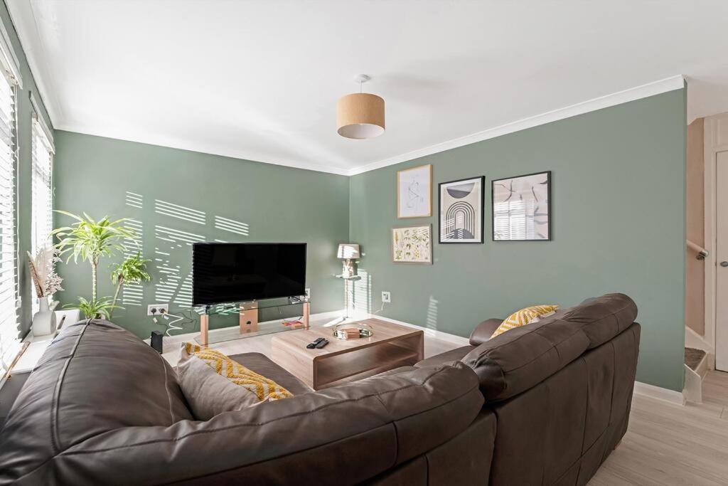 Apartment Stylish 2-bed House Private Driveway Glasgow