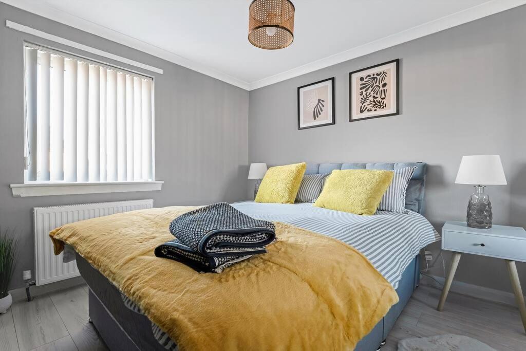 Apartment Stylish 2-bed House Private Driveway Glasgow